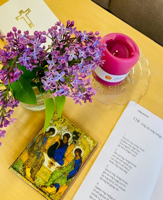 Blomma, ikon, psalm, ljus. 